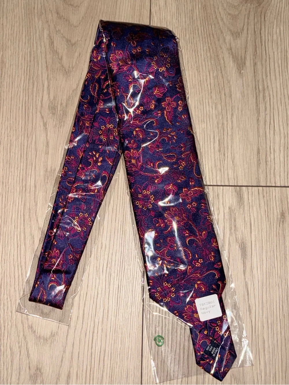 Paul Fredrick Mens Regular Navy paisley Handmade 100% Italian silk ties NWOT